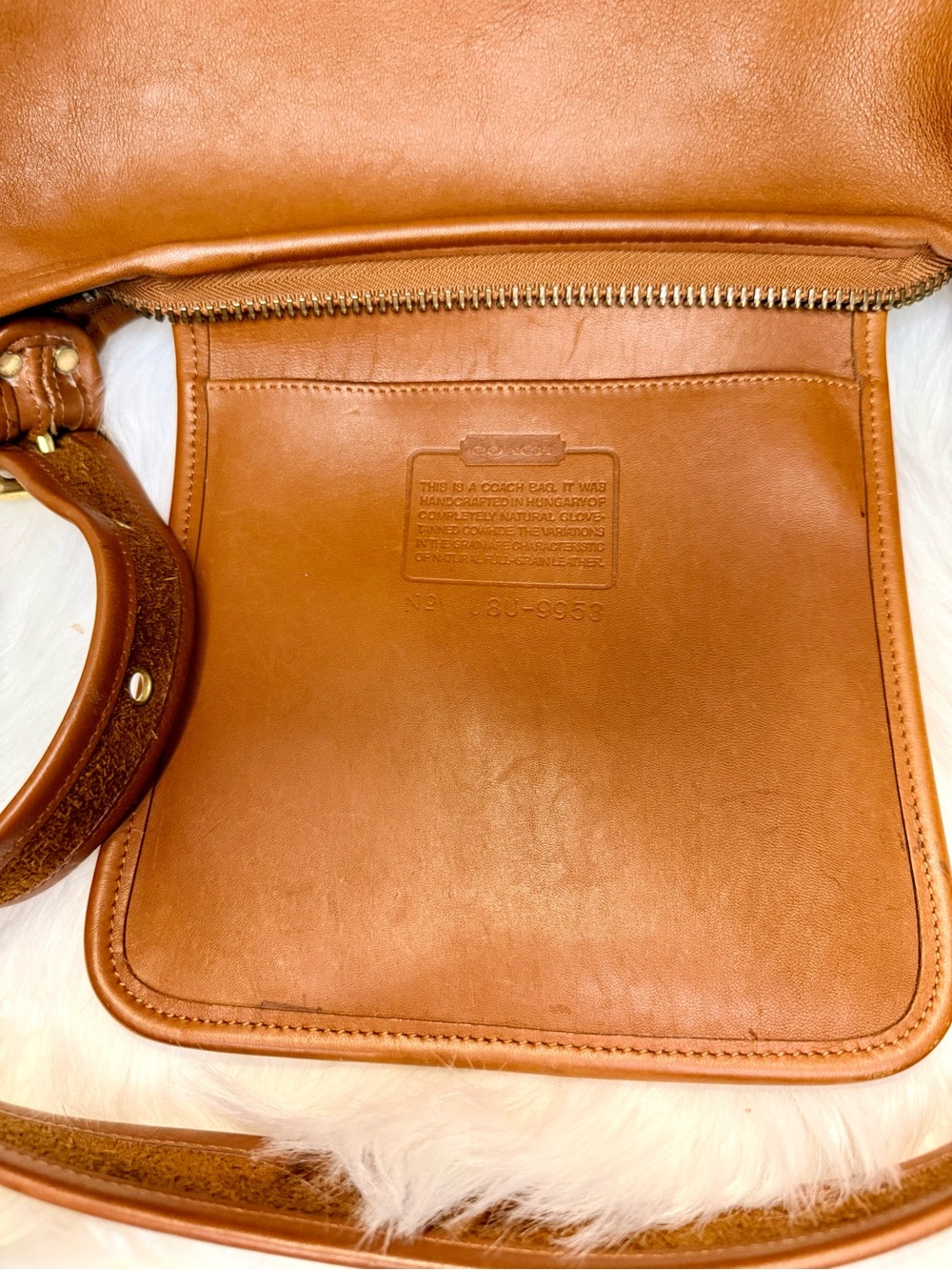 Classic 9953 Bucket Leather Shoulder Bag in brown - Picture 3 of 8
